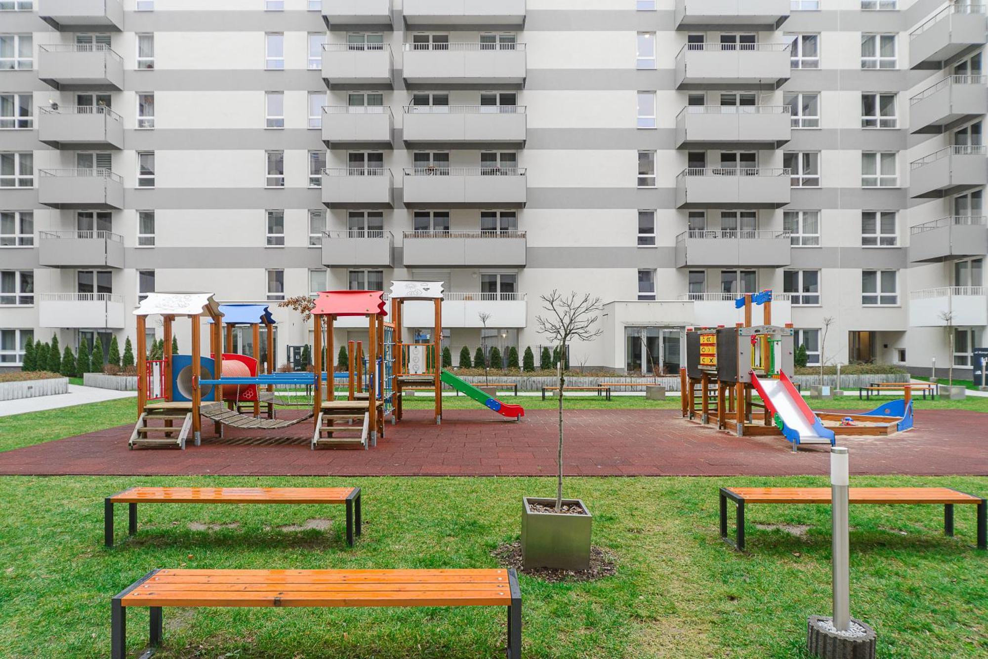 Shortstaypoland Komputerowa Varsó Kültér fotó